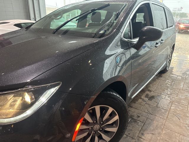 2020 Chrysler Pacifica Hybrid Touring L