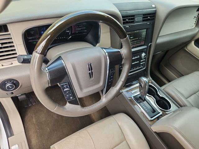 2015 Lincoln Navigator L Base