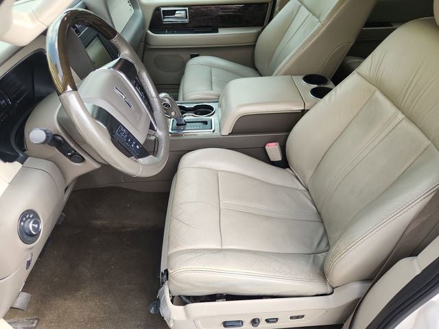 2015 Lincoln Navigator L Base