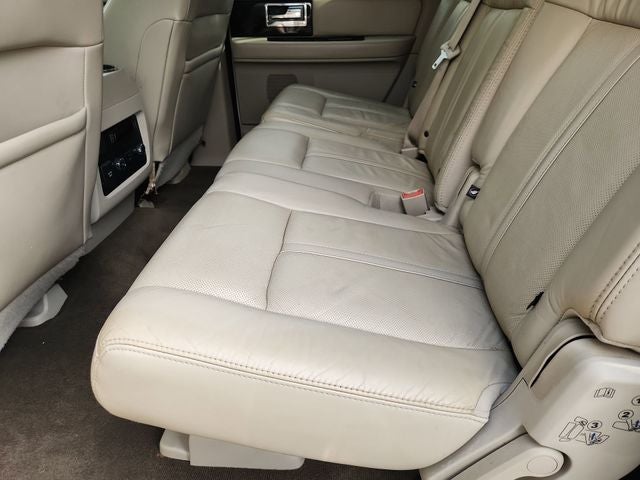 2015 Lincoln Navigator L Base