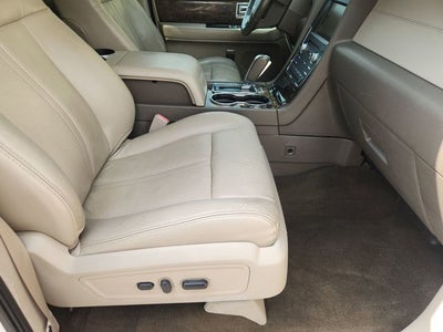 2015 Lincoln Navigator L Base