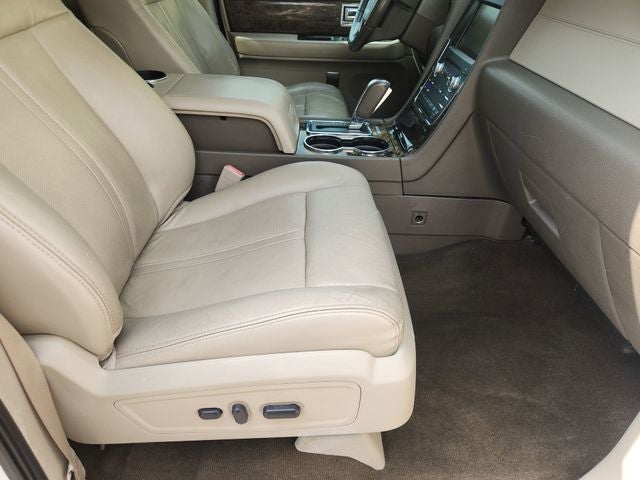 2015 Lincoln Navigator L Base