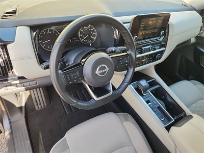 2022 Nissan Pathfinder SV
