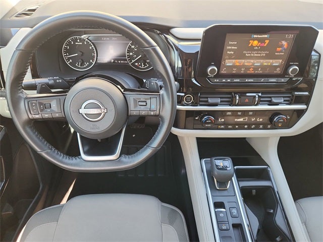 2022 Nissan Pathfinder SV