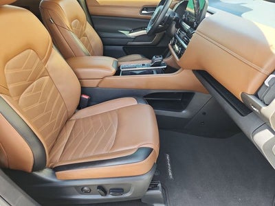 2024 Nissan Pathfinder Platinum
