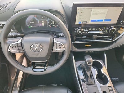 2024 Toyota Highlander Hybrid Platinum