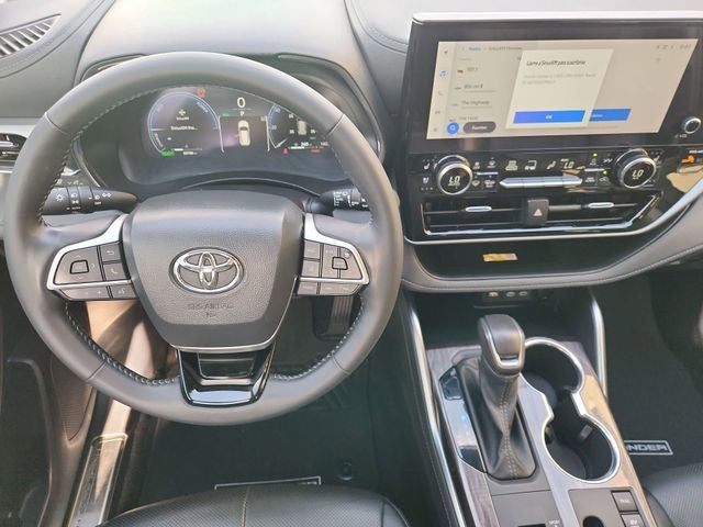 2024 Toyota Highlander Hybrid Platinum