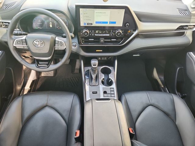 2024 Toyota Highlander Hybrid Platinum