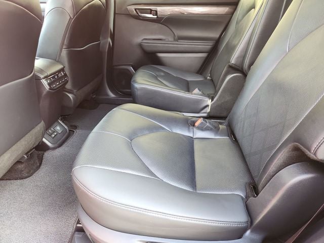 2024 Toyota Highlander Hybrid Platinum