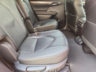 2024 Toyota Highlander Hybrid Platinum