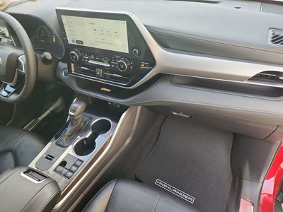 2024 Toyota Highlander Hybrid Platinum