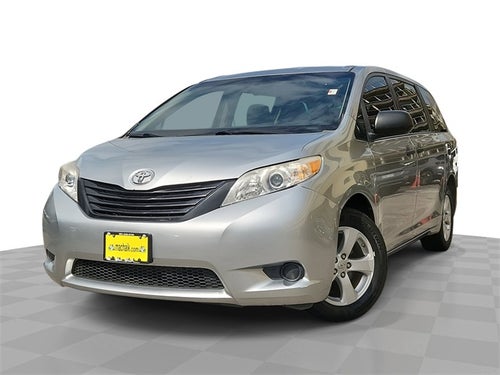 2012 Toyota Sienna LE 8 Passenger