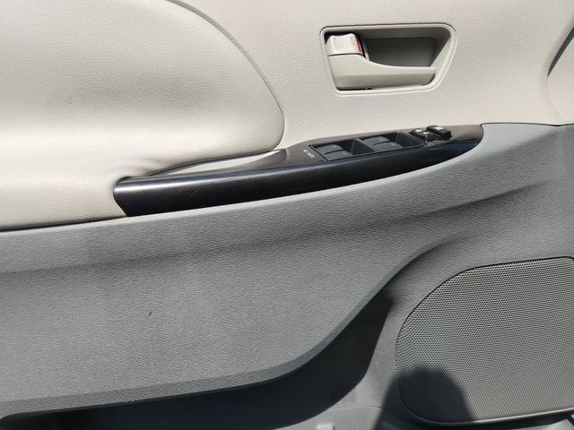 2011 Toyota Sienna Base