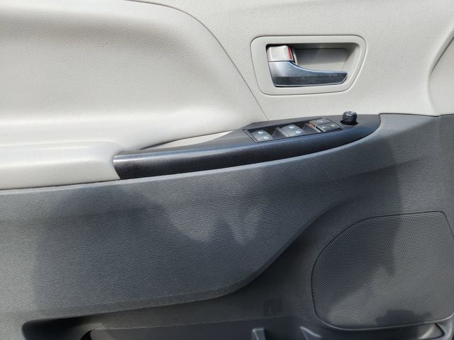 2020 Toyota Sienna LE 8 Passenger