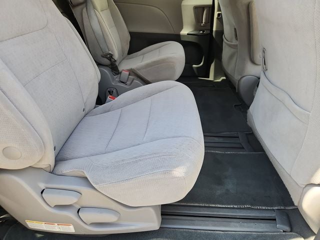 2020 Toyota Sienna LE 8 Passenger