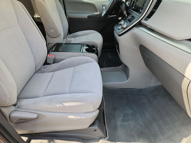 2020 Toyota Sienna LE 8 Passenger