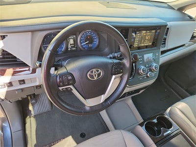 2017 Toyota Sienna L 7 Passenger