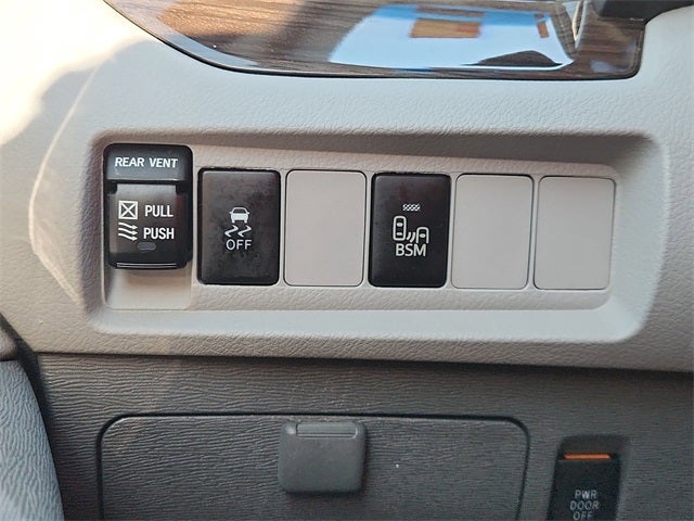 2017 Toyota Sienna L 7 Passenger