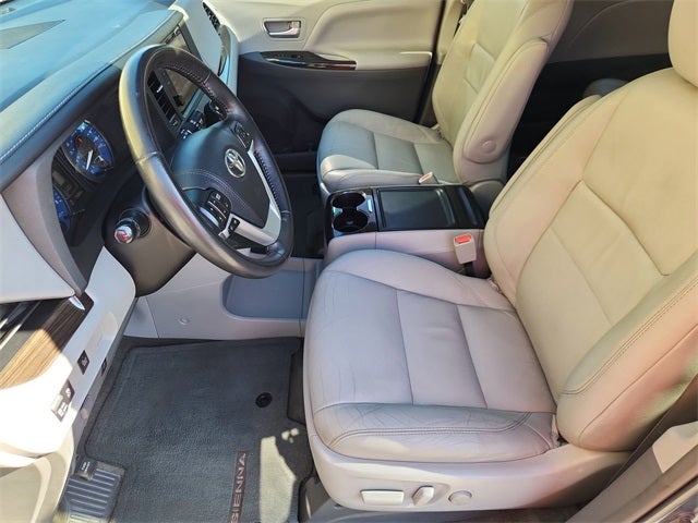 2017 Toyota Sienna L 7 Passenger