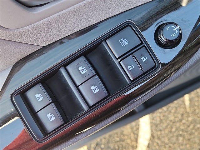2017 Toyota Sienna L 7 Passenger