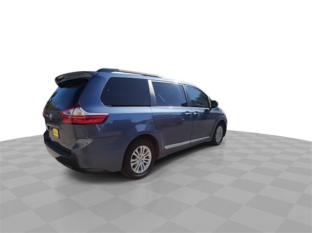 2017 Toyota Sienna L 7 Passenger