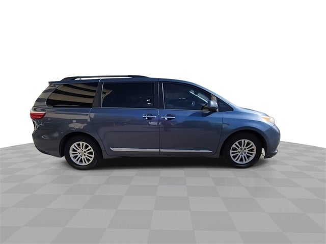 2017 Toyota Sienna L 7 Passenger
