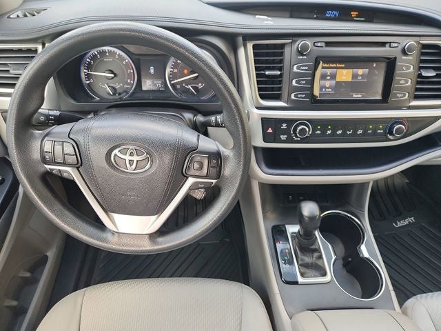 2016 Toyota Highlander LE