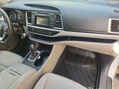 2016 Toyota Highlander LE