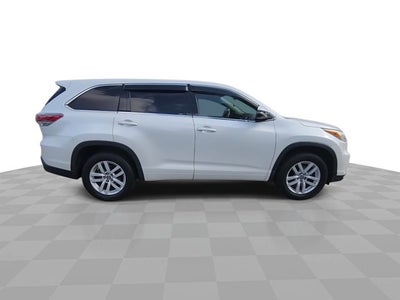 2016 Toyota Highlander LE