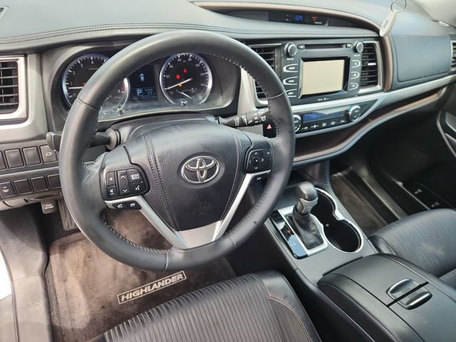 2014 Toyota Highlander LE Plus V6