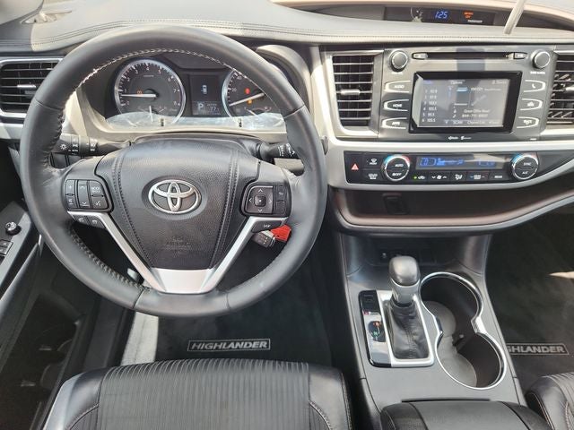 2014 Toyota Highlander LE Plus V6