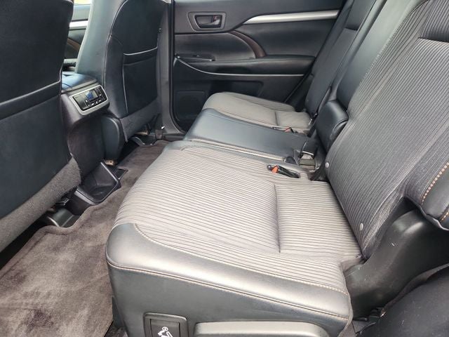 2014 Toyota Highlander LE Plus V6