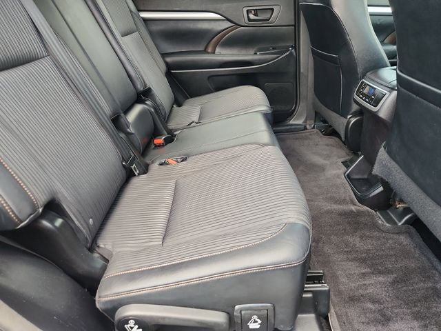 2014 Toyota Highlander LE Plus V6