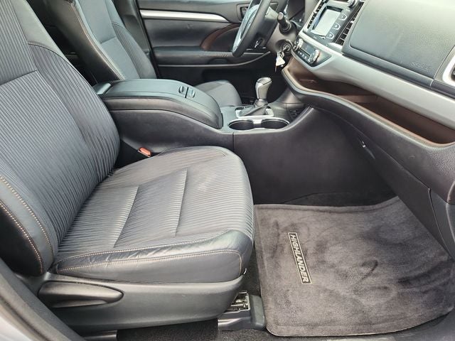 2014 Toyota Highlander LE Plus V6