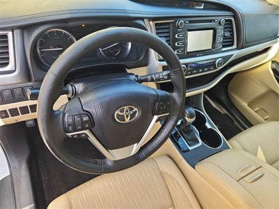 2015 Toyota Highlander LE V6