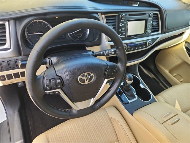 2015 Toyota Highlander LE V6