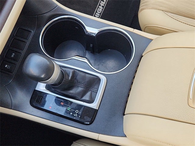 2015 Toyota Highlander LE V6