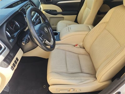 2015 Toyota Highlander LE V6