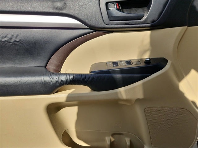 2015 Toyota Highlander LE V6