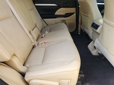 2015 Toyota Highlander LE V6