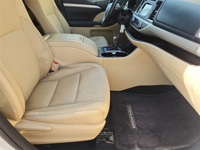 2015 Toyota Highlander LE V6