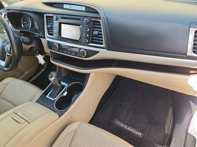 2015 Toyota Highlander LE V6