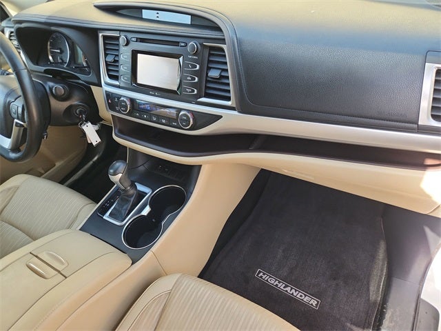 2015 Toyota Highlander LE V6