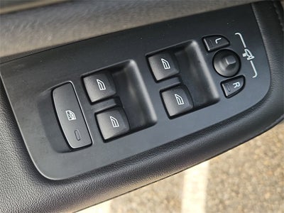 2024 Volvo S60 B5 Core Dark Theme