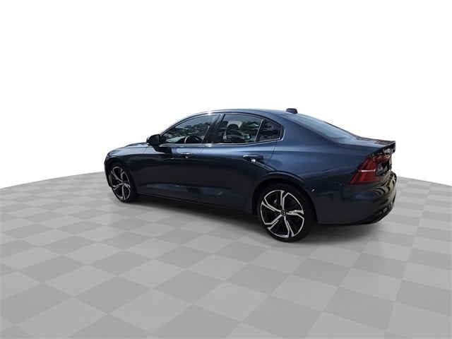 2024 Volvo S60 B5 Core Dark Theme