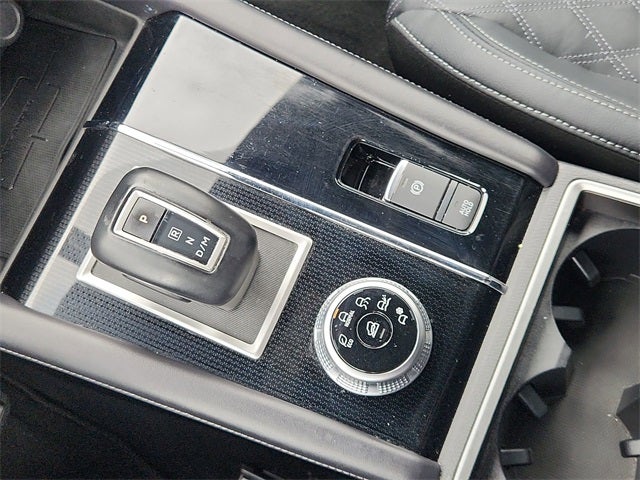 2023 Mitsubishi Outlander Base