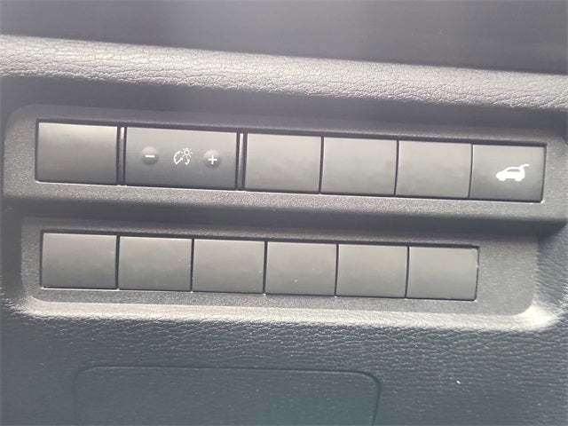 2023 Mitsubishi Outlander Base