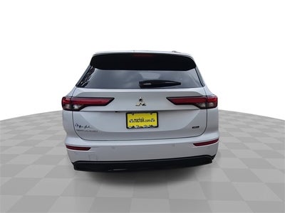 2023 Mitsubishi Outlander Base