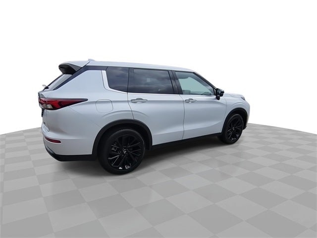 2023 Mitsubishi Outlander Base