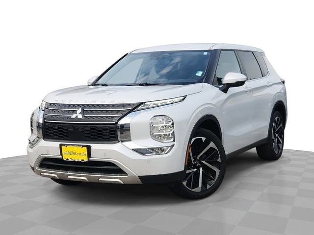 2024 Mitsubishi Outlander Base